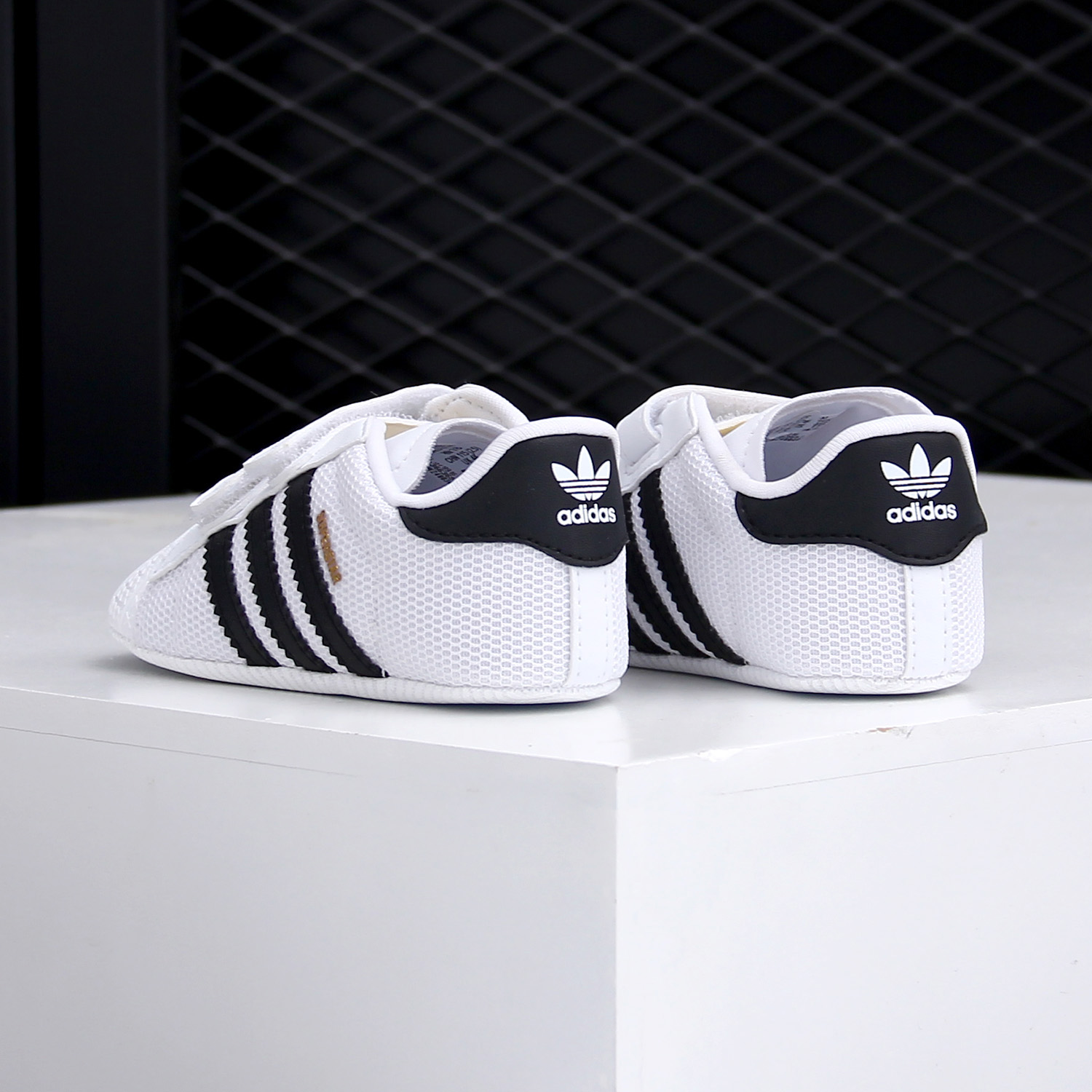 Оригинальные спортивные кроссо – обзор и цена Adidas Shoes Superstar
